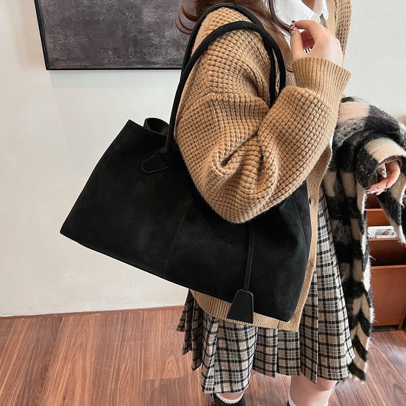 The Statement Tote