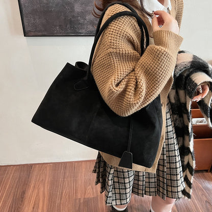 The Statement Tote
